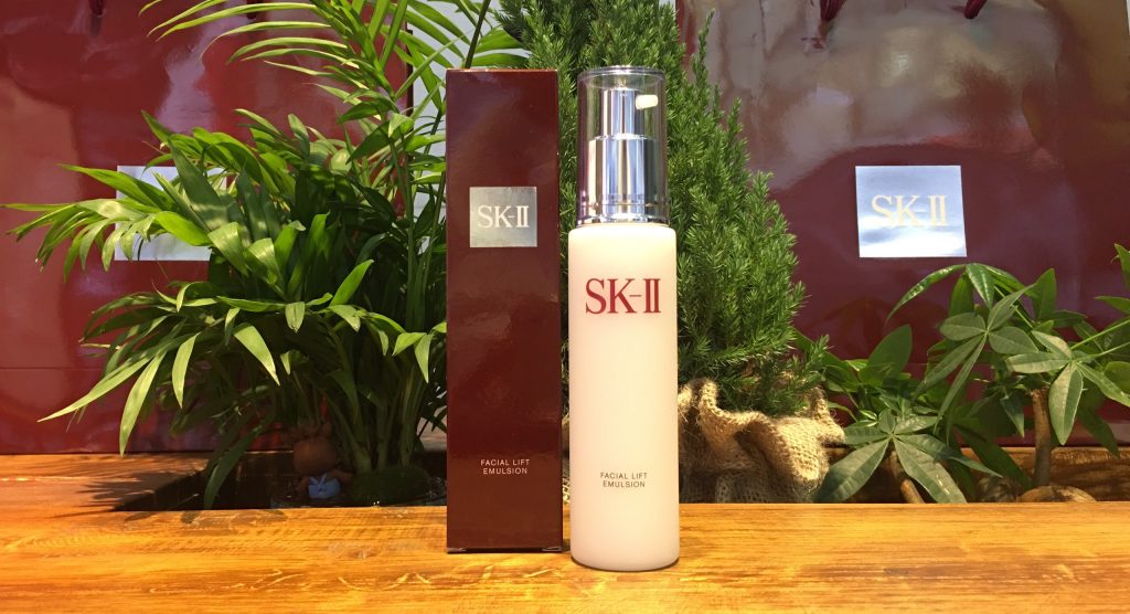 lift3 1 1024x556 - Sữa Dưỡng Nâng Cơ Se Khít Lỗ Chân Lông SK-II Facial Lift Emulsion 100g