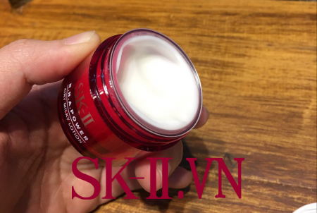 Kem chống lão hóa cho da dầu SK-II RNA Power Airy Milky Lotion 15g milky15 e1610885480509 1024x688 - Kem chống lão hóa cho da dầu SK-II RNA Power Airy Milky Lotion 15g